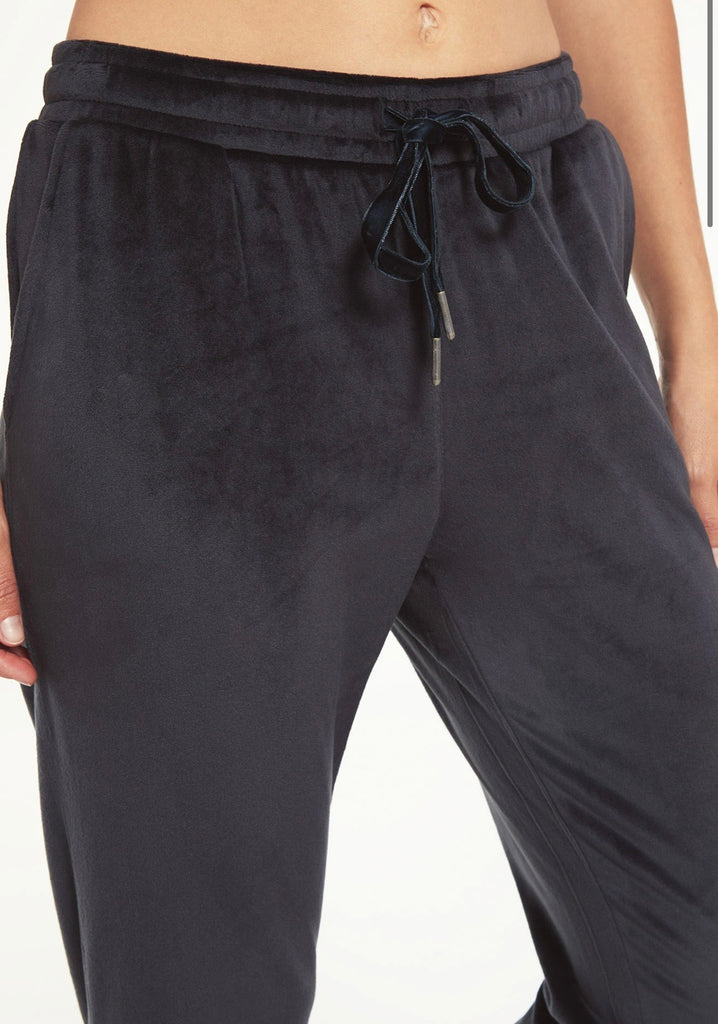 CLEARANCE | Z Supply Evalyn Velour Pant, Onyx